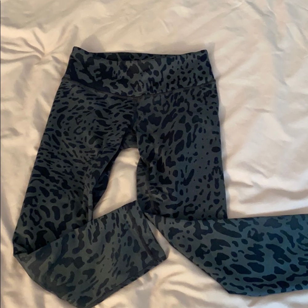 Super fun print leggings!